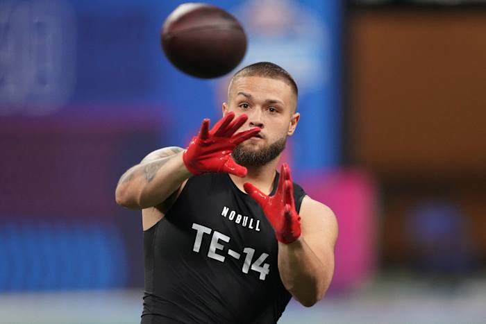 Ohio State tight end Cade Stover (TE14) works out during the 2024 NFL Combine at Lucas Oil Stadium.